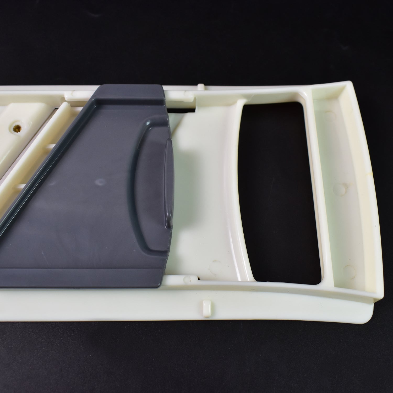 Adjustable Slicer For Cutting Fruits  Vegetable (1 Pc) Adjustable Slicer For Cutting Fruits  Vegetable (1 Pc)